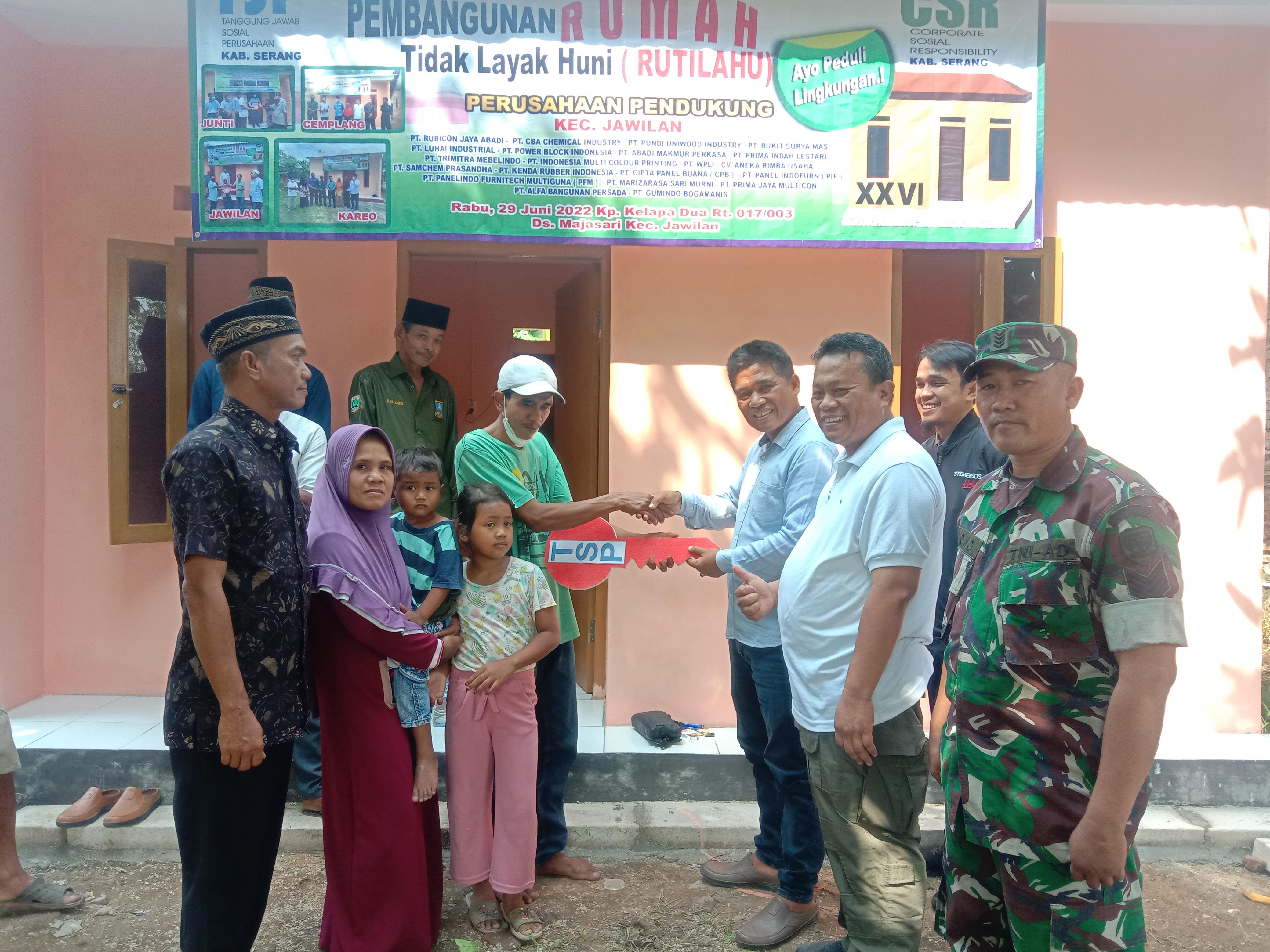 bersama-tsp-kabupaten-serang-camat-jawilan-meresmikan-rumah-layak-huni